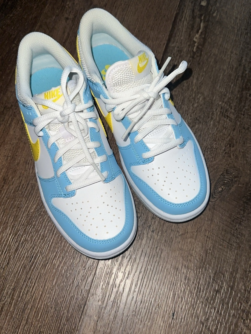 Nike Kids Dunk LowSneakers in White, Light Blue & Yellow